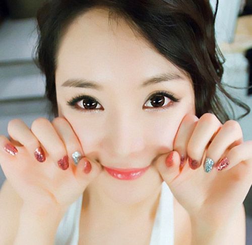 Cách đánh son lòng môi đẹp khiến chàng mê mẩn ánh nhìn - 8