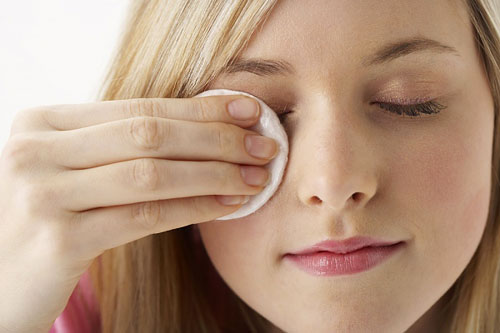 Cách kẻ mắt nước đơn giản cho cô nàng vụng vẽ mí